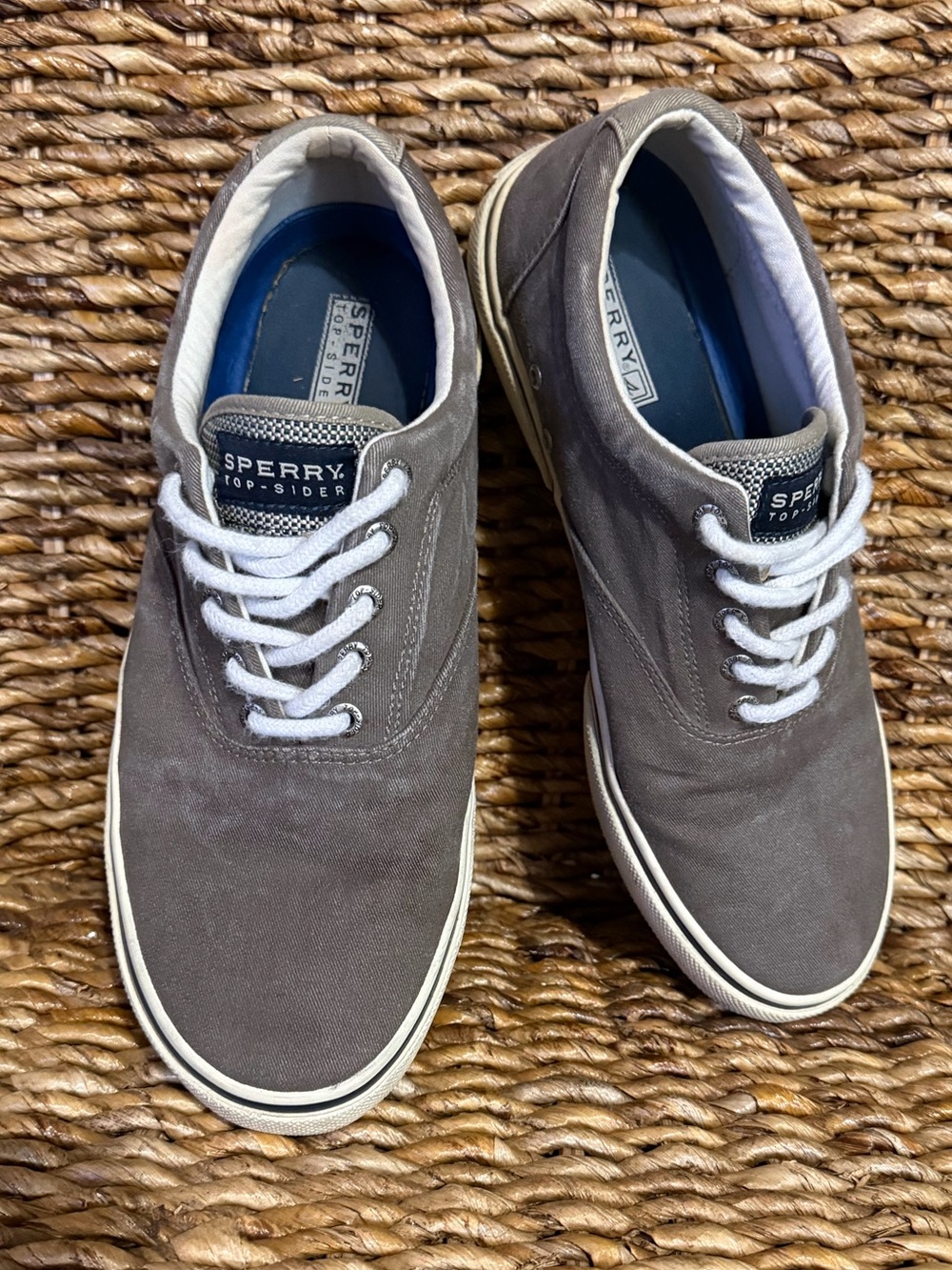 Sperry Men’s Top-Sider Halyard CVO Sneaker.